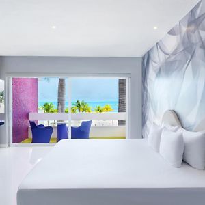 Trendy Ocean View Room
